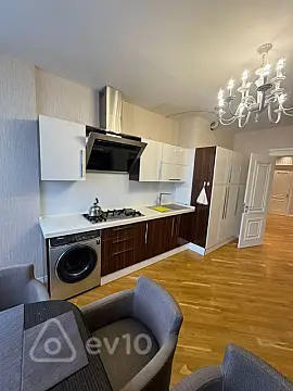 Kirayə verilir 4 otaqlı yeni tikili 180 m²