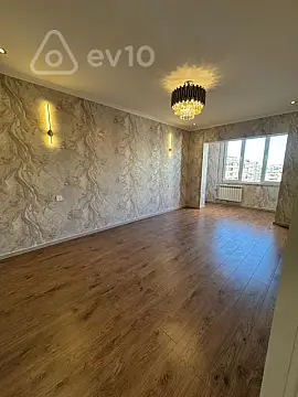 Satılır 2 otaqlı köhnə tikili 65 m²