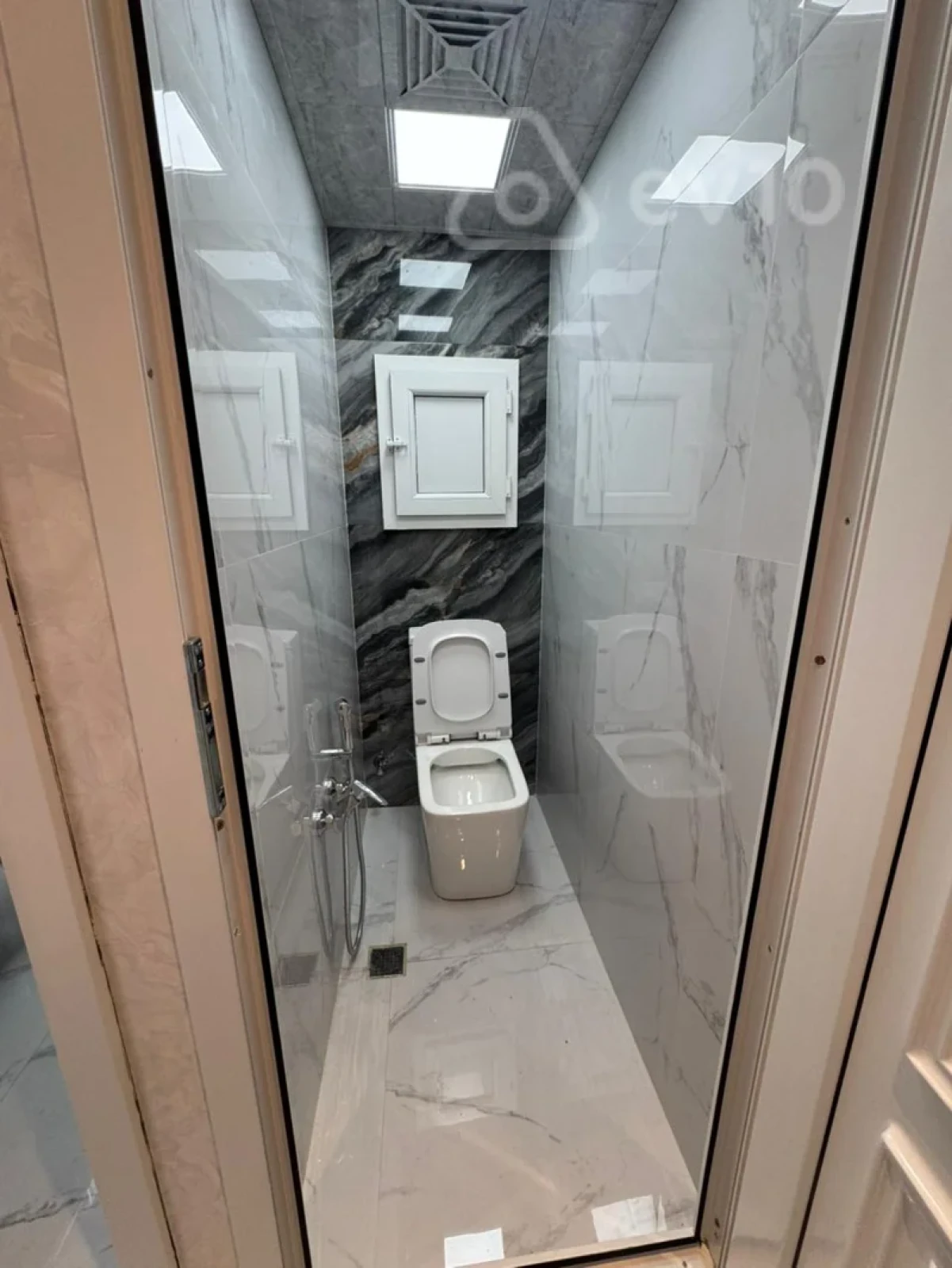 Satılır 2 otaqlı köhnə tikili 65 m²