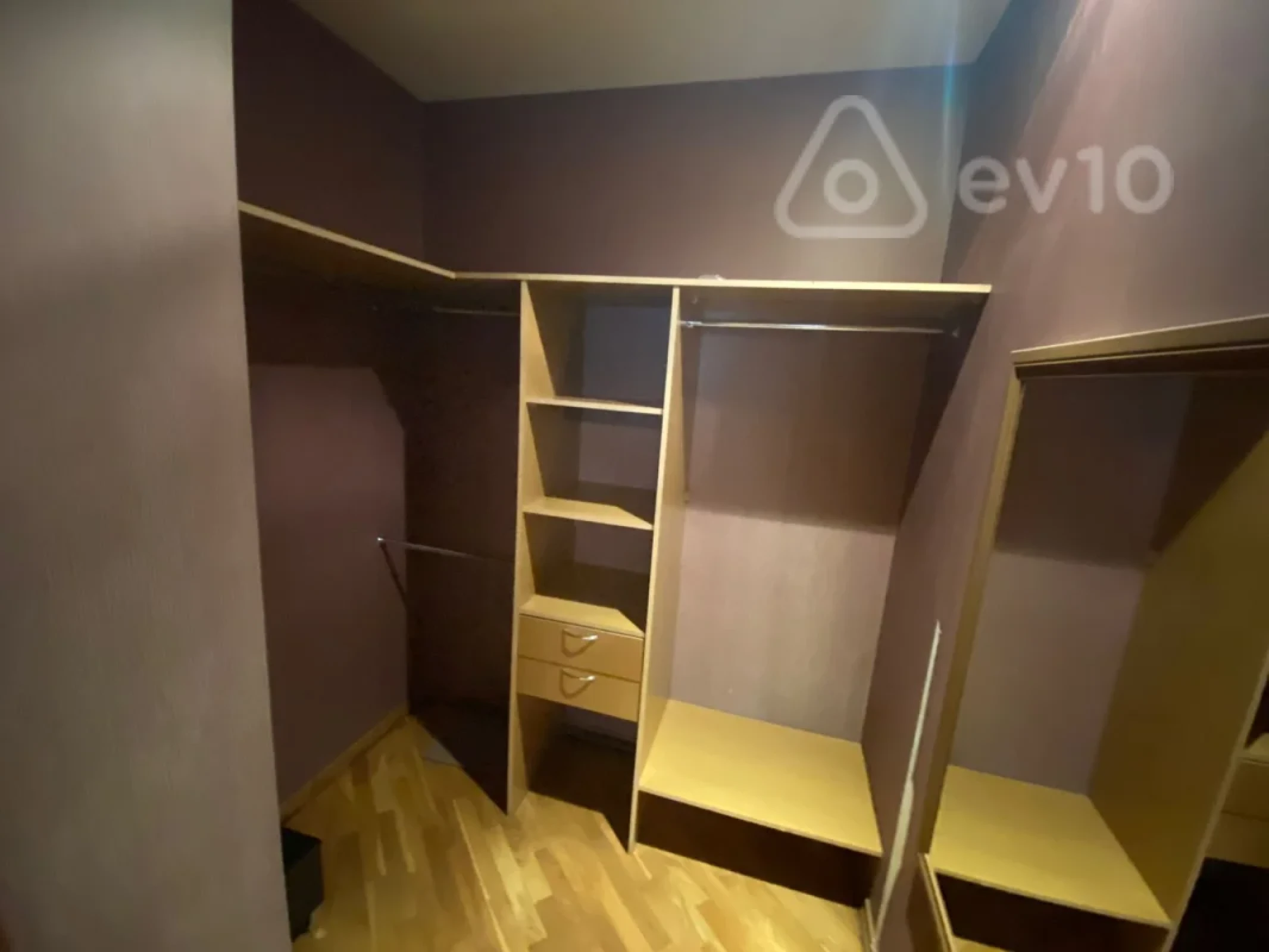 Kirayə verilir 4 otaqlı yeni tikili 220 m²