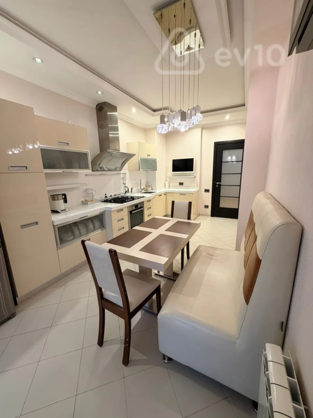 Satılır 4 otaqlı yeni tikili 147 m²