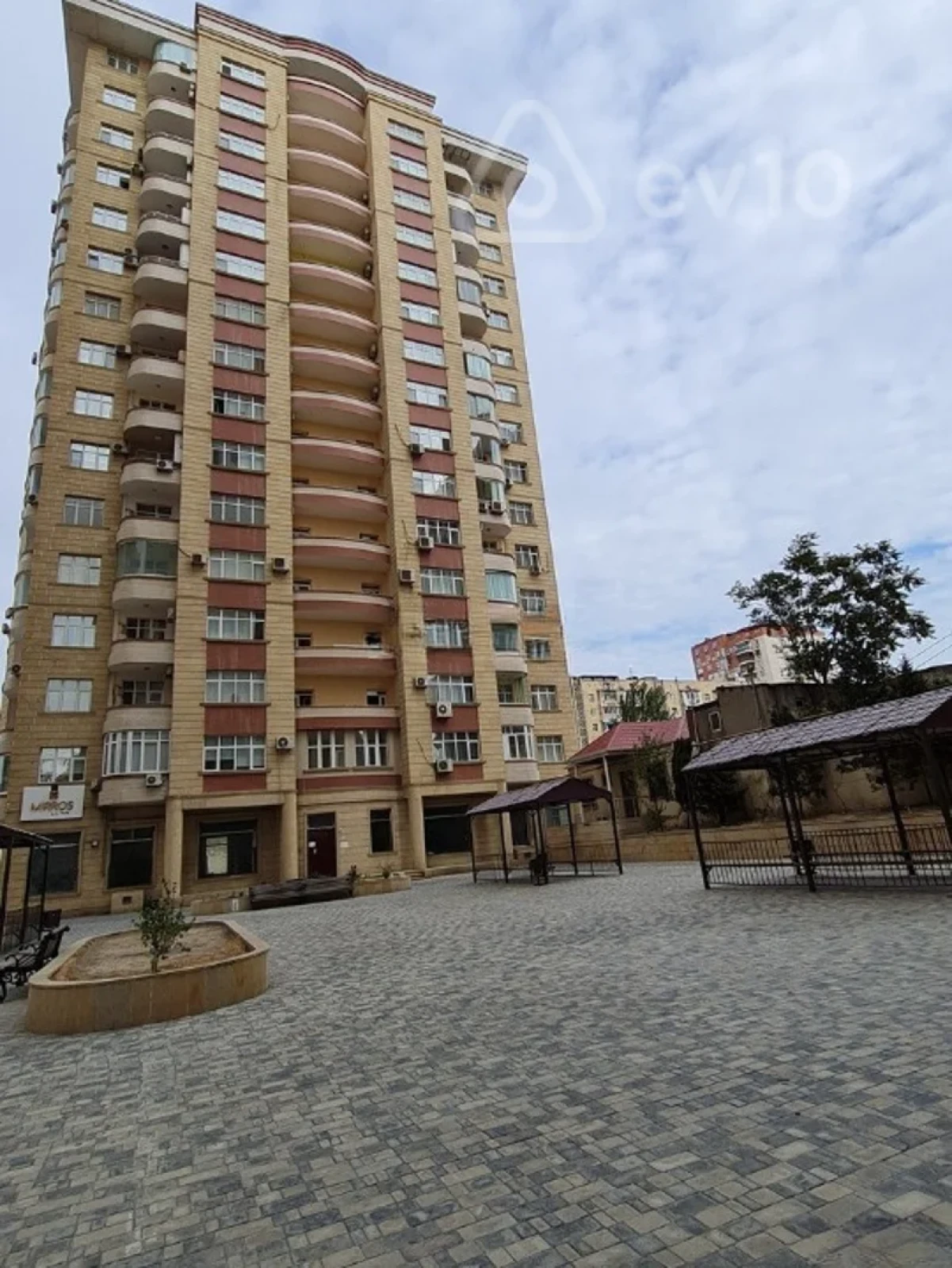 Satılır 4 otaqlı yeni tikili 147 m²