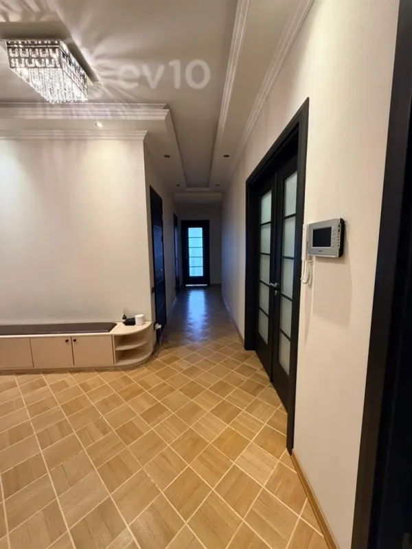 Satılır 4 otaqlı yeni tikili 147 m²