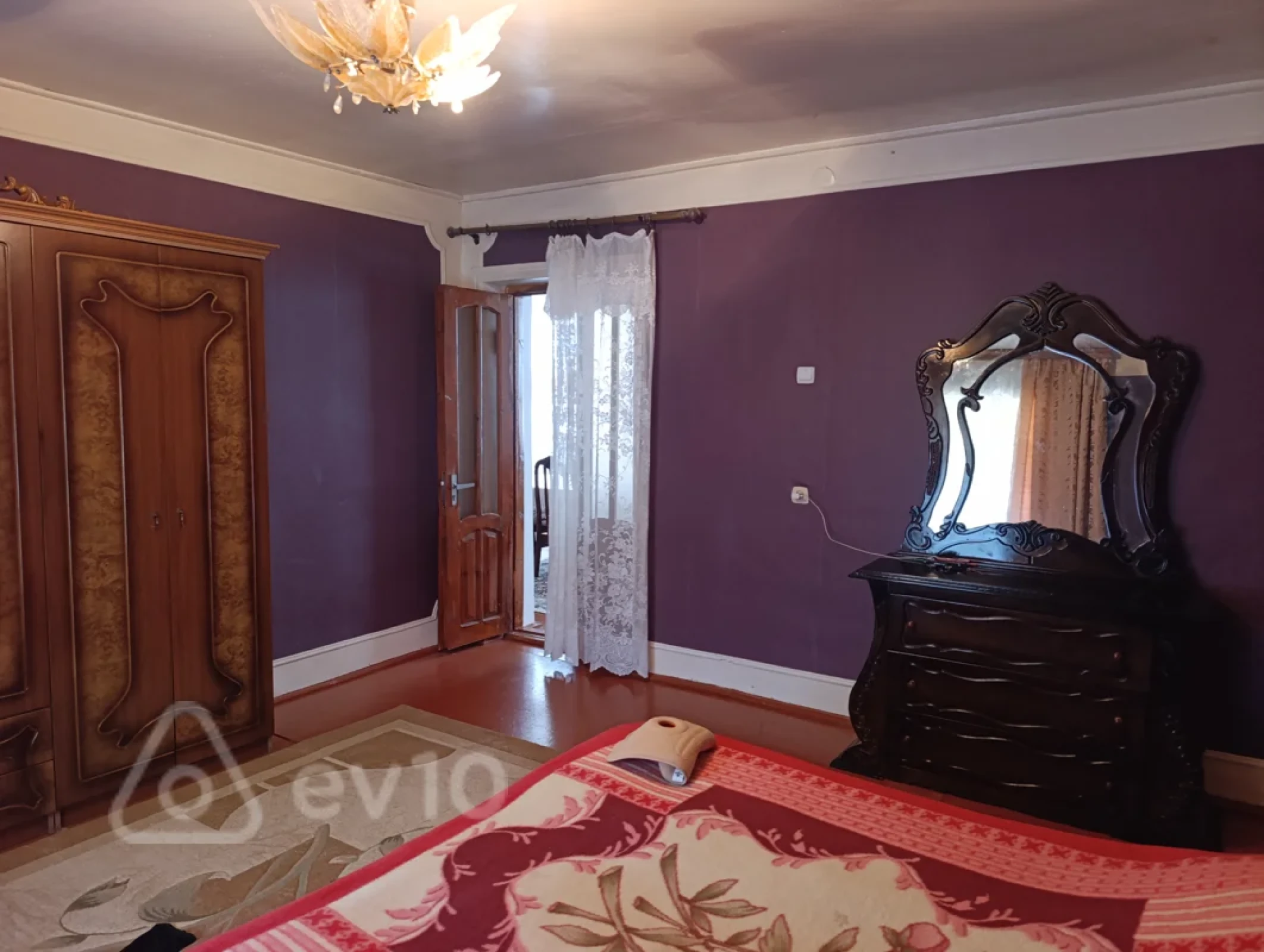 Satılır 6 otaqlı həyət evi 1800 m²