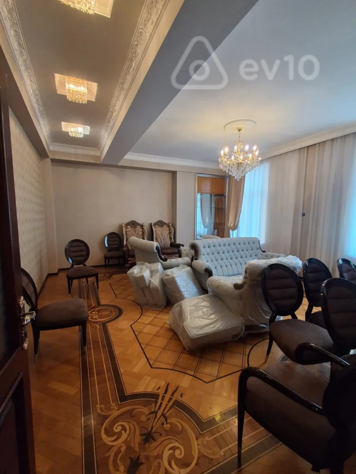 Kirayə verilir 4 otaqlı ofis 220 m²