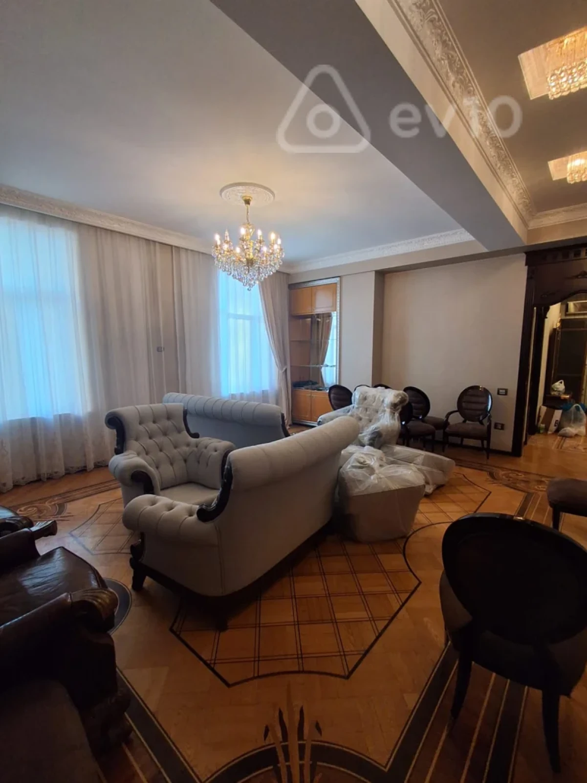 Kirayə verilir 4 otaqlı ofis 220 m²