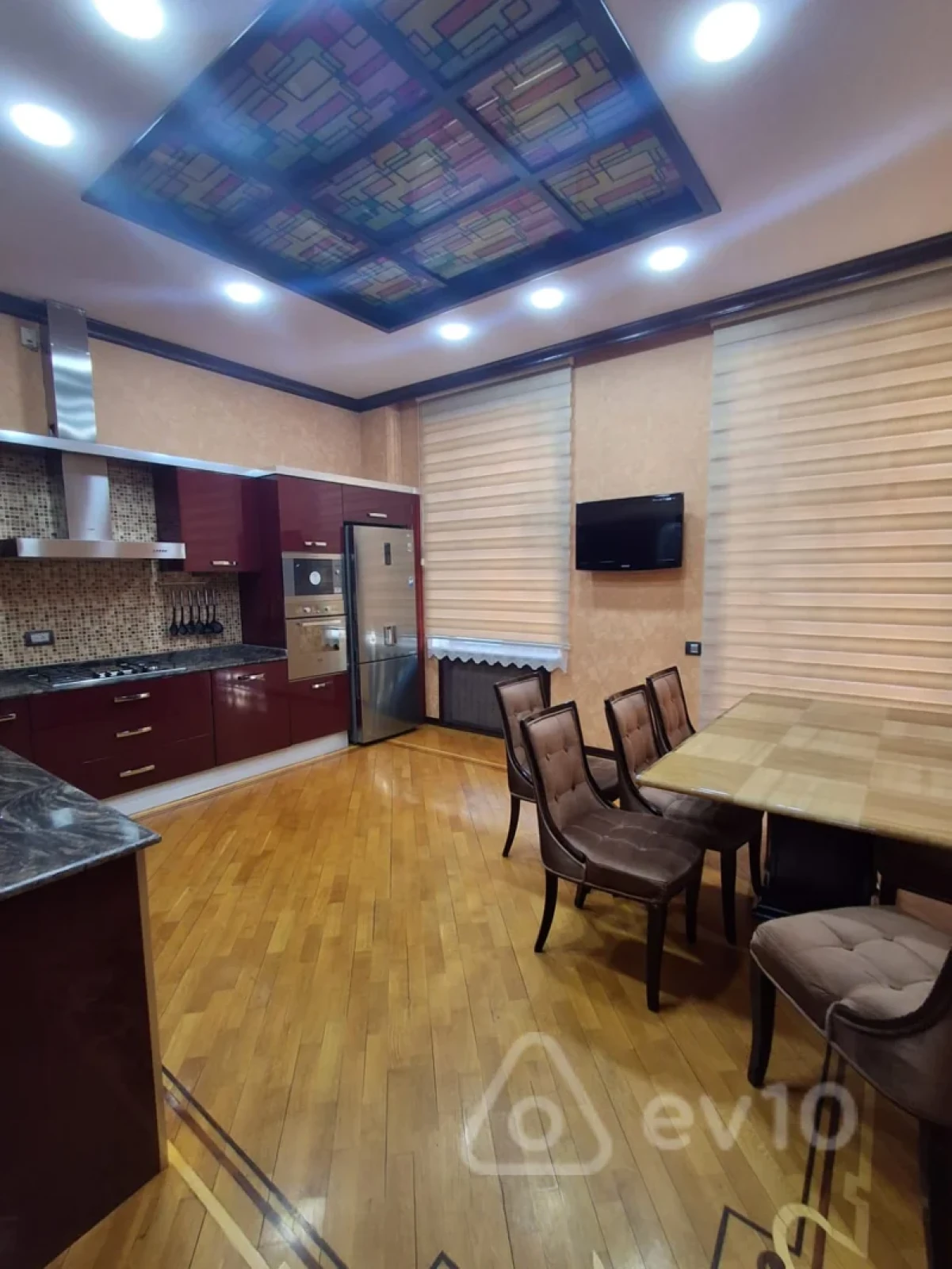 Kirayə verilir 4 otaqlı ofis 220 m²