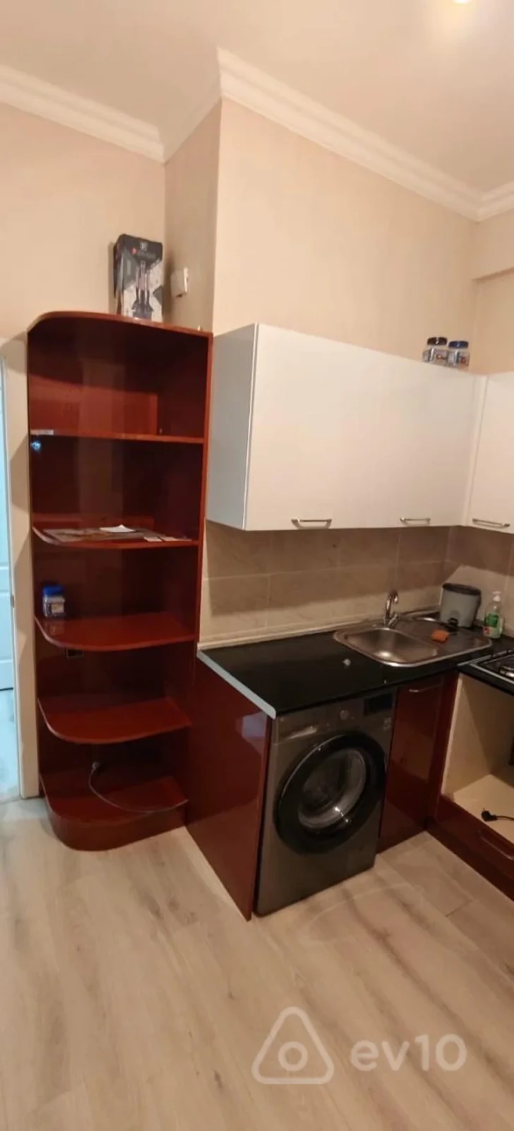 Kirayə verilir 2 otaqlı yeni tikili 65 m²