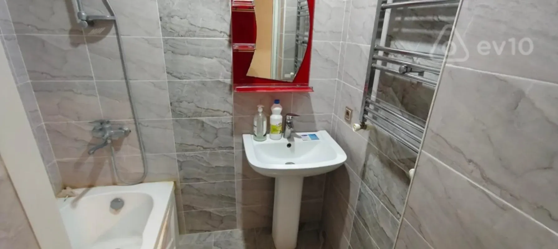 Kirayə verilir 2 otaqlı yeni tikili 65 m²