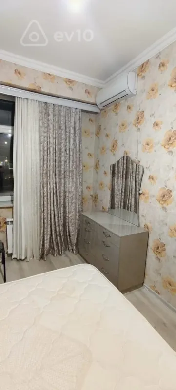 Kirayə verilir 2 otaqlı yeni tikili 65 m²