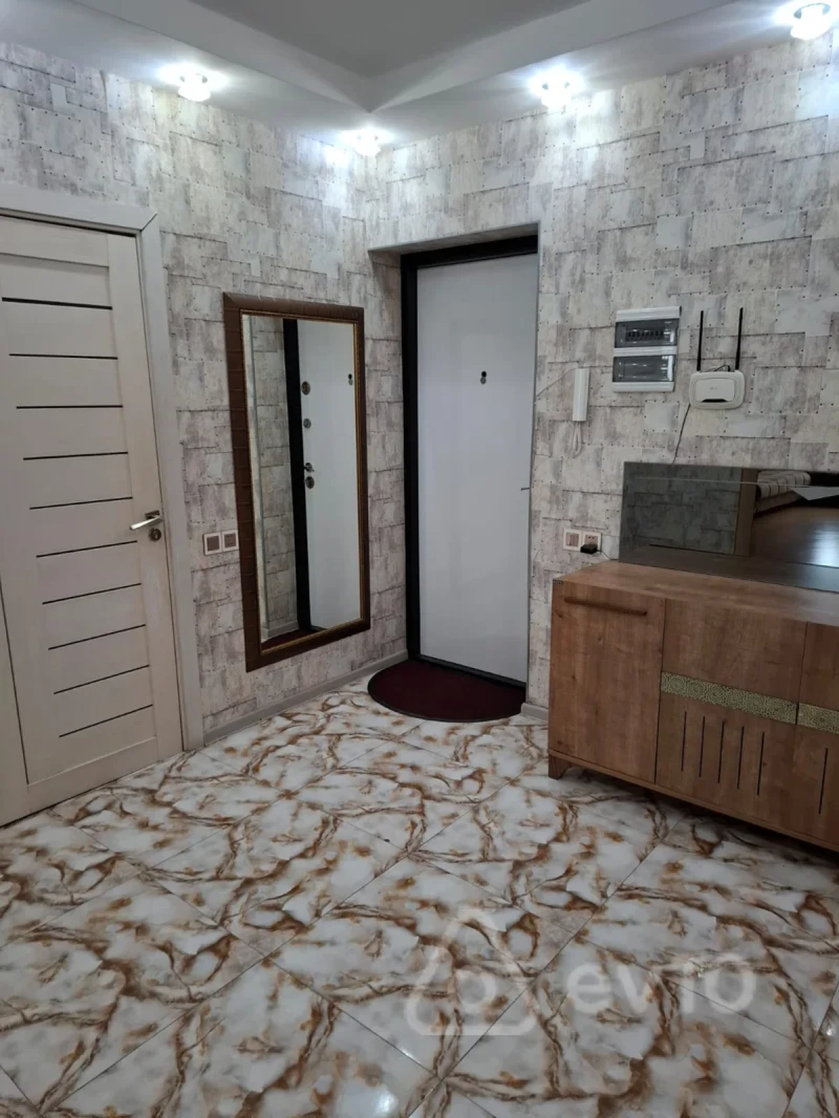 Kirayə verilir 2 otaqlı yeni tikili 70 m²
