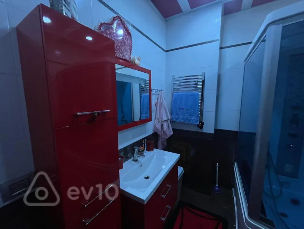 Satılır 5 otaqlı yeni tikili 205 m²