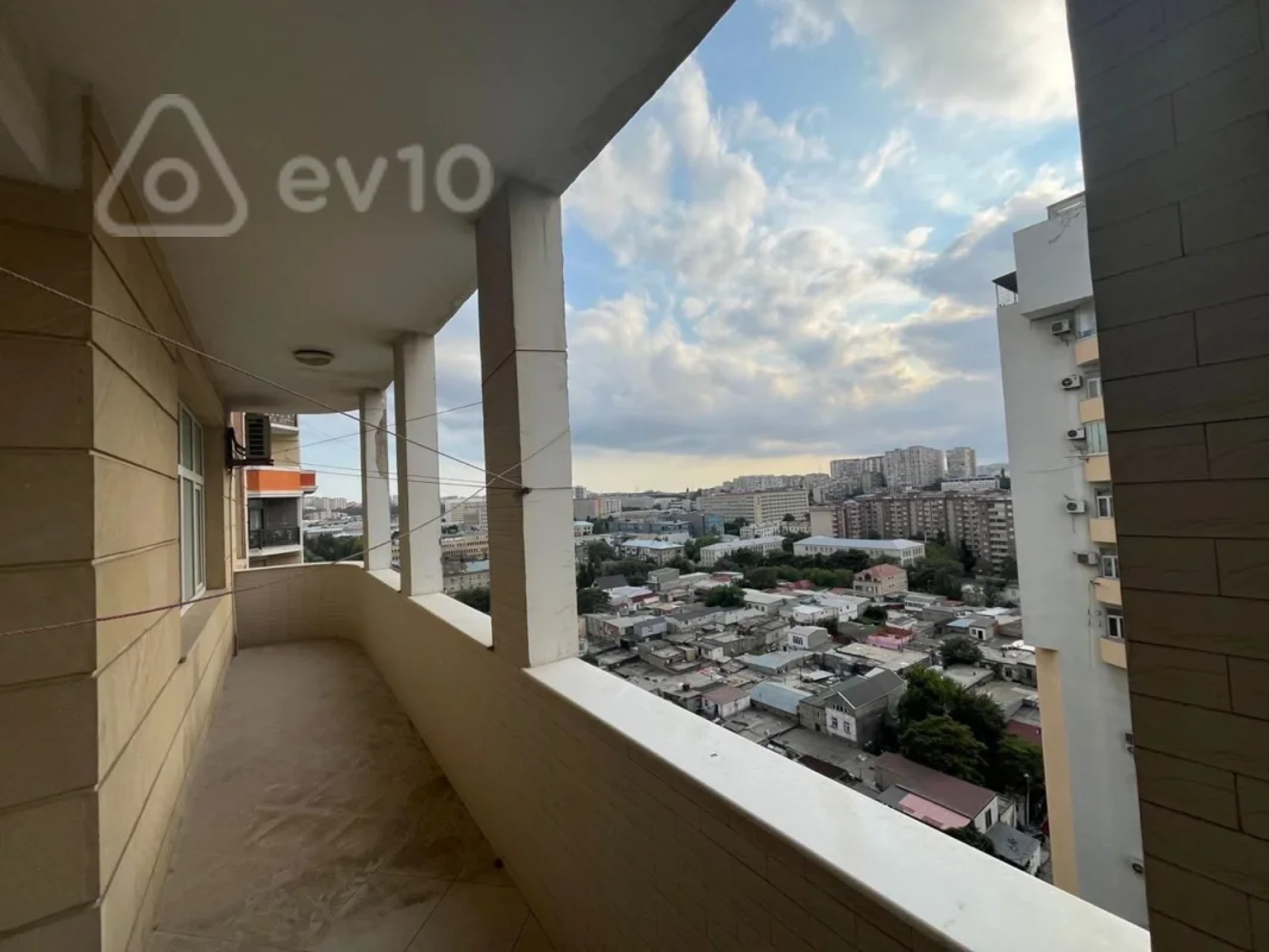 Satılır 5 otaqlı yeni tikili 205 m²