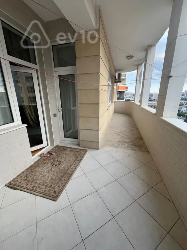 Satılır 5 otaqlı yeni tikili 205 m²
