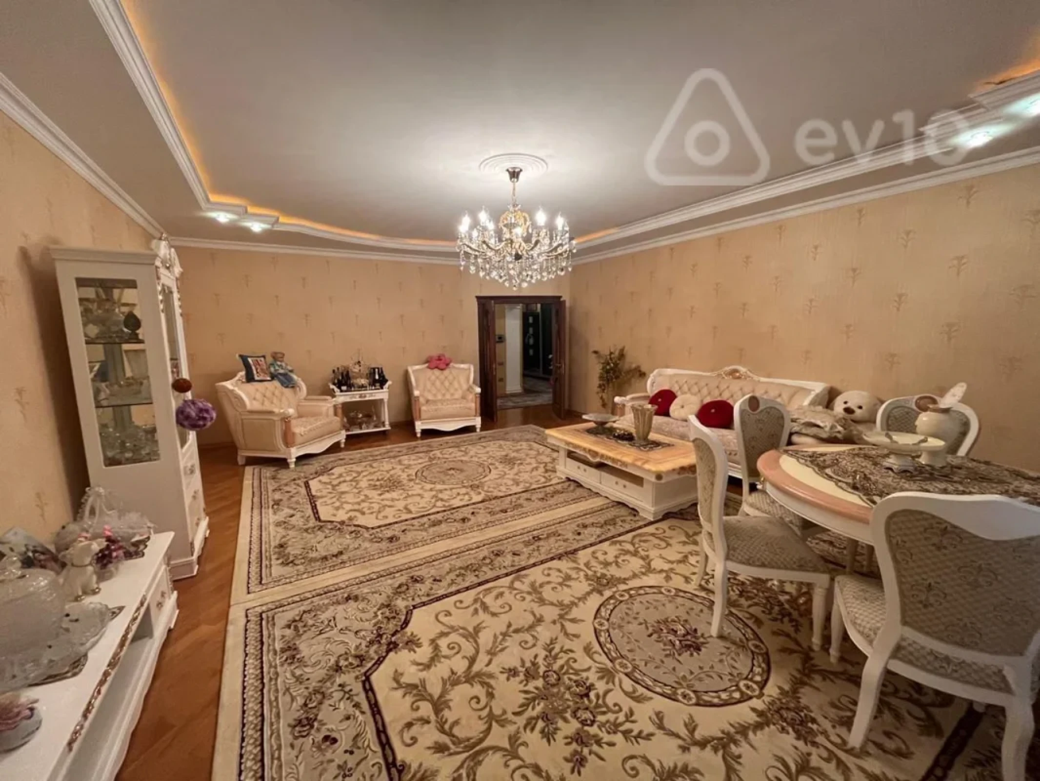 Satılır 5 otaqlı yeni tikili 205 m²