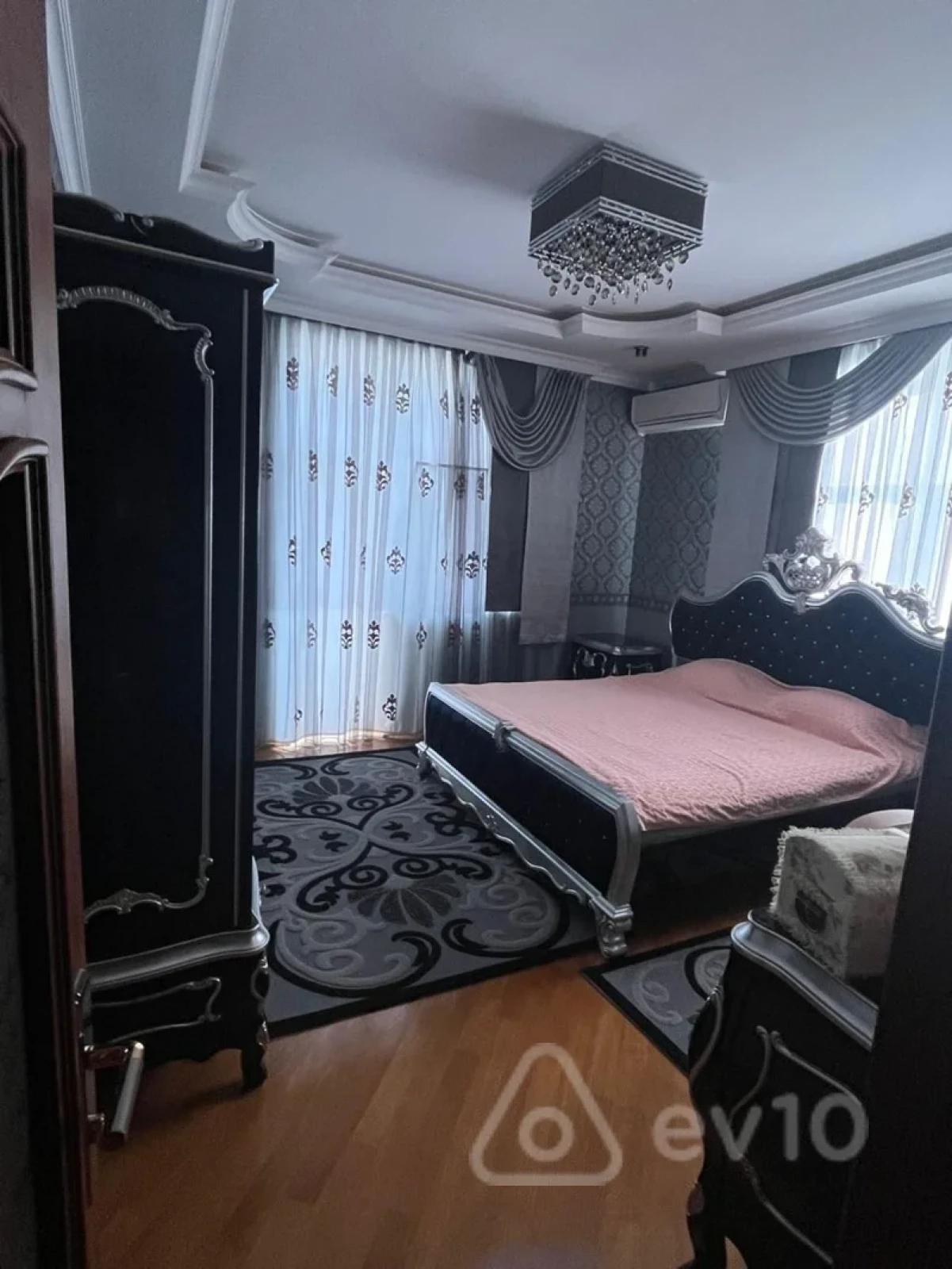 Satılır 5 otaqlı yeni tikili 205 m²