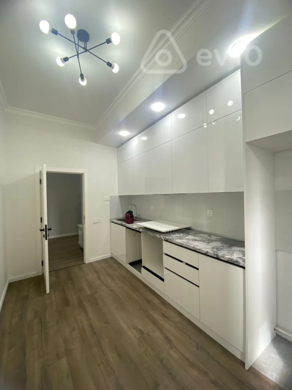 Satılır 2 otaqlı yeni tikili 74 m²