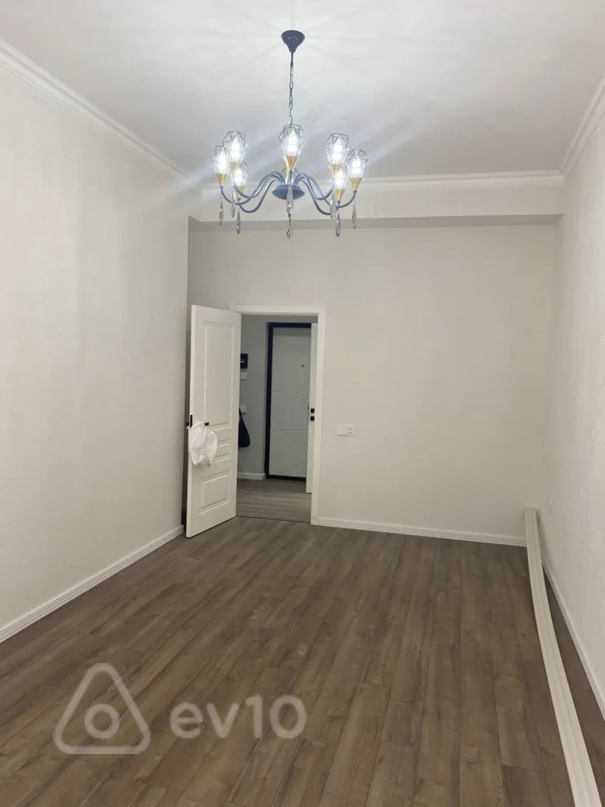 Satılır 2 otaqlı yeni tikili 74 m²