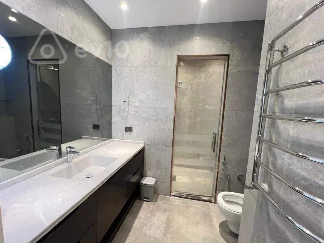 Satılır 3 otaqlı yeni tikili 105 m²