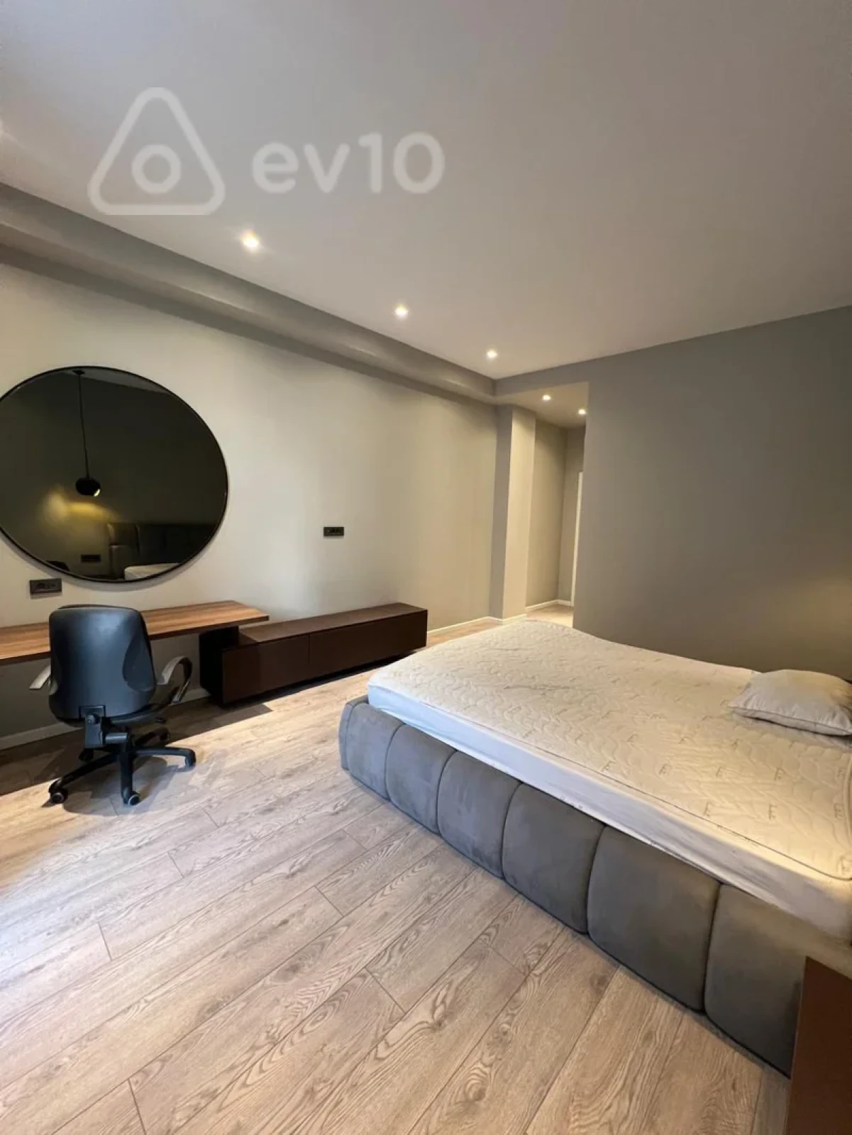 Satılır 3 otaqlı yeni tikili 105 m²
