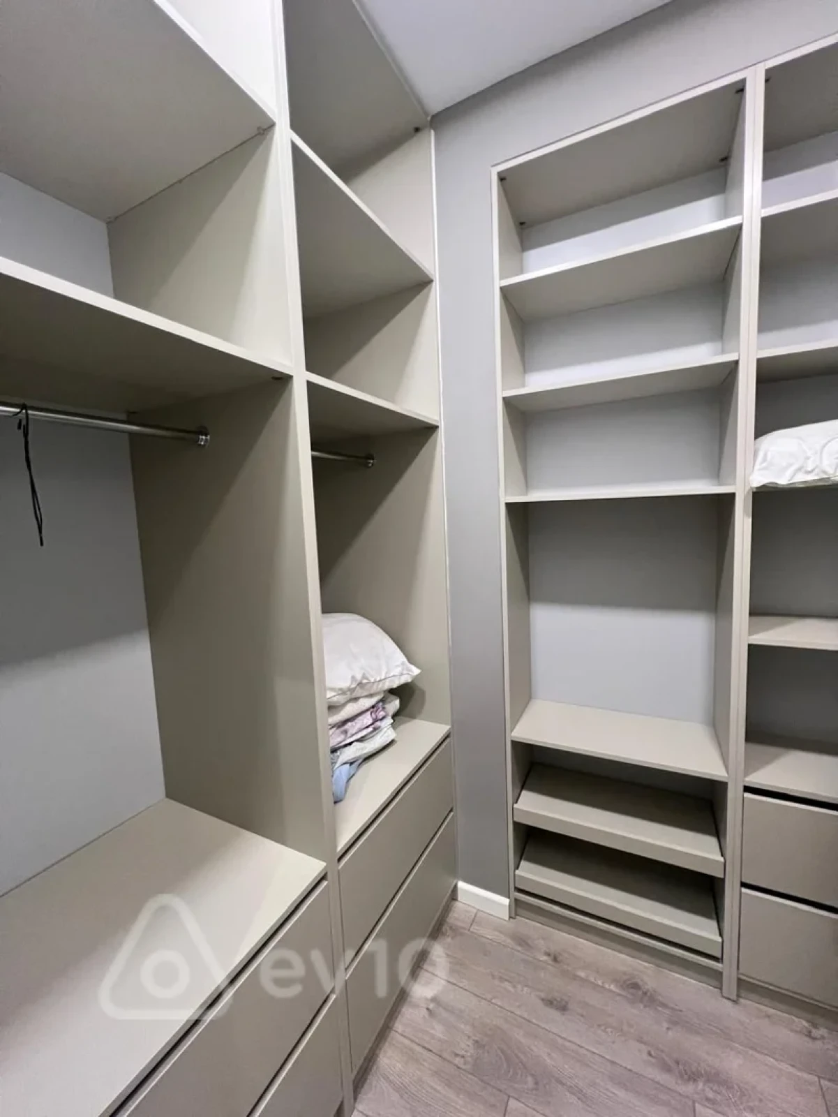 Satılır 3 otaqlı yeni tikili 105 m²