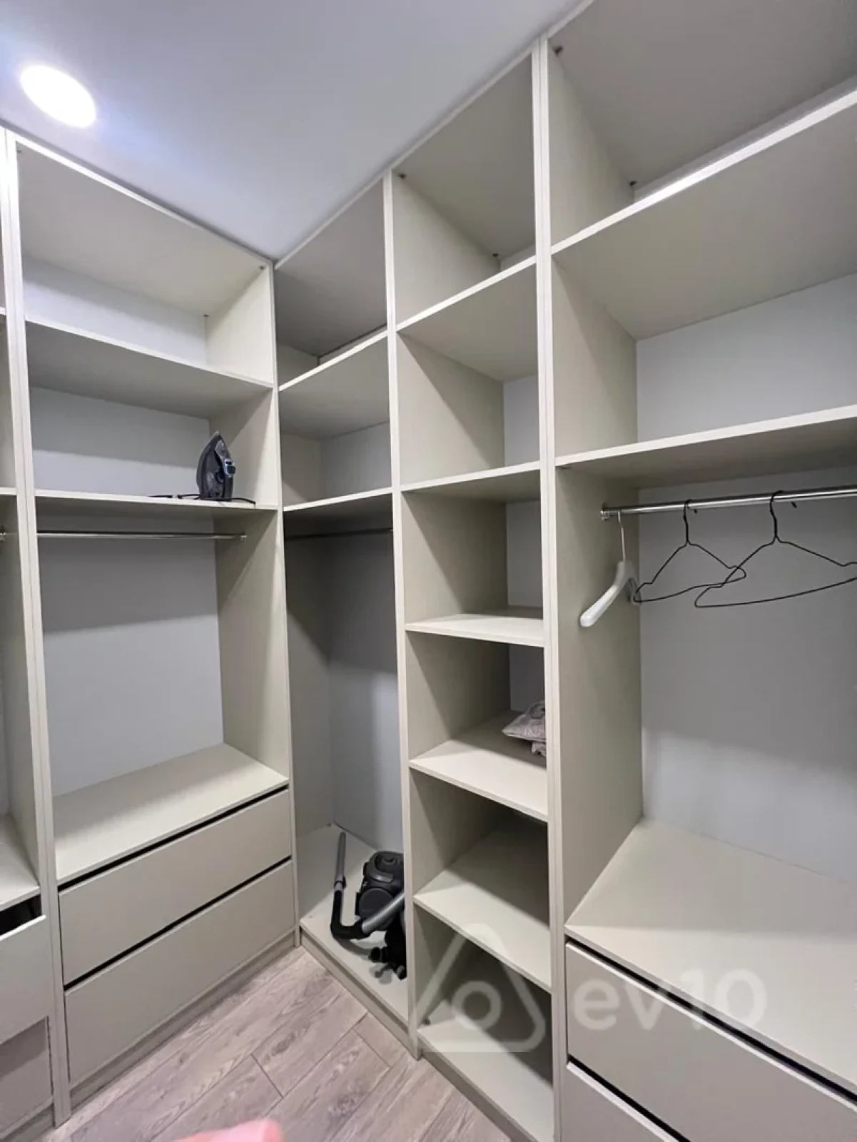 Satılır 3 otaqlı yeni tikili 105 m²