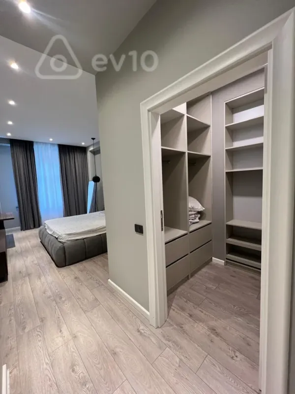 Satılır 3 otaqlı yeni tikili 105 m²