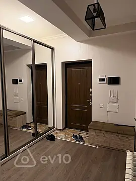 Kirayə verilir 2 otaqlı yeni tikili 65 m²