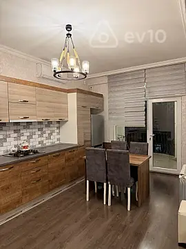 Kirayə verilir 2 otaqlı yeni tikili 65 m²