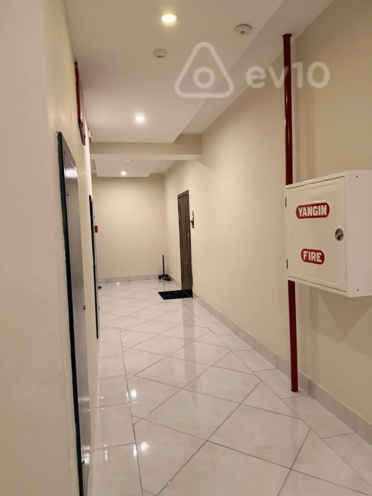 Kirayə verilir 2 otaqlı yeni tikili 65 m²