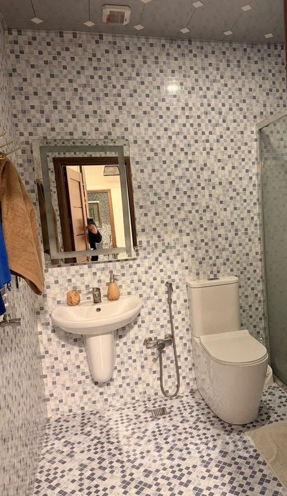 Kirayə verilir 2 otaqlı yeni tikili 65 m²