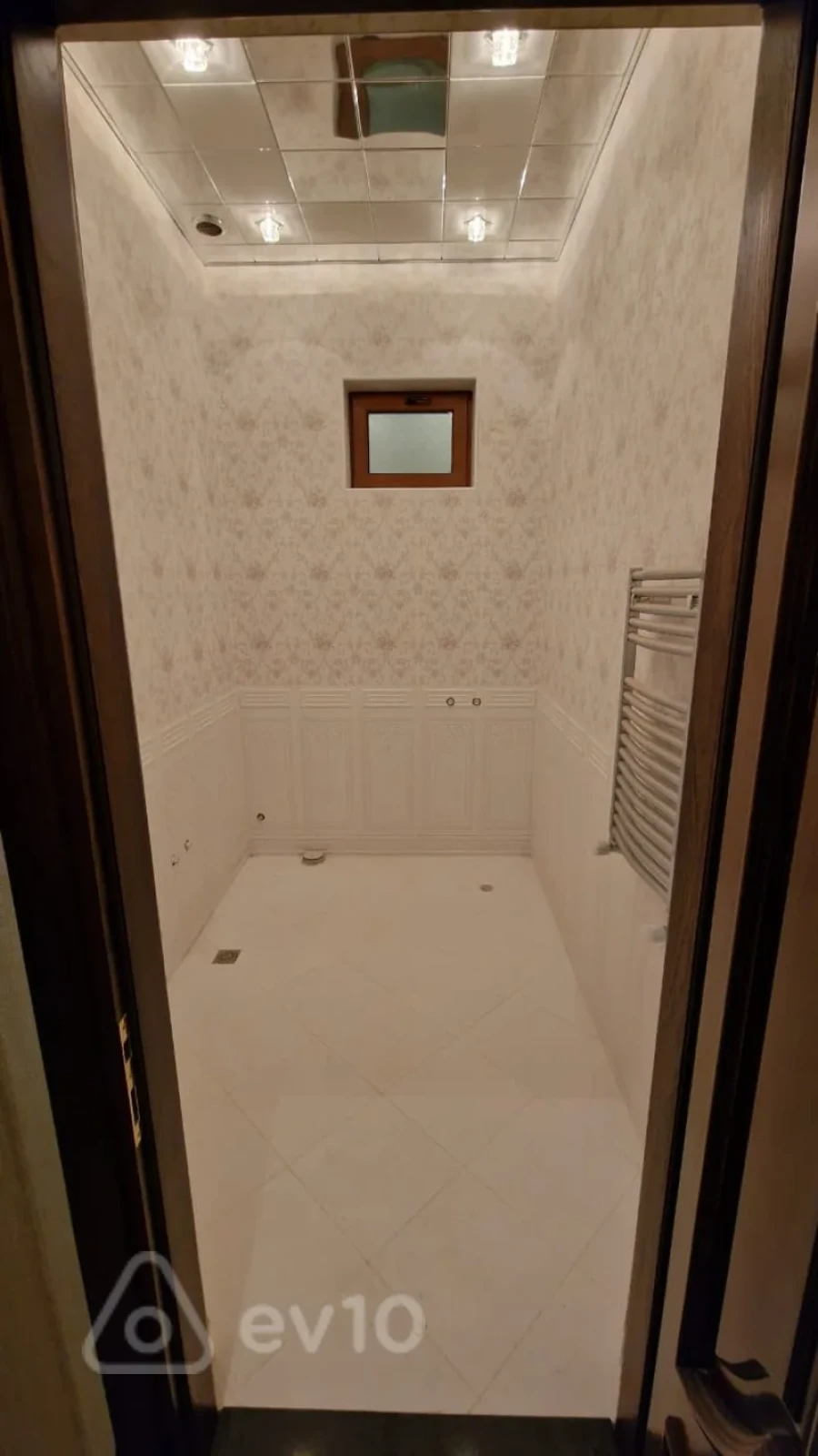 Satılır 10 otaqlı həyət evi 750 m²