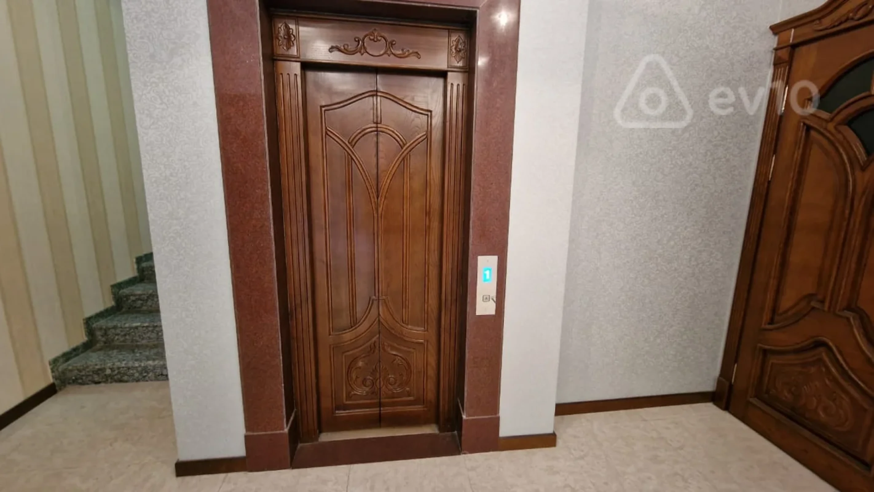 Satılır 10 otaqlı həyət evi 750 m²