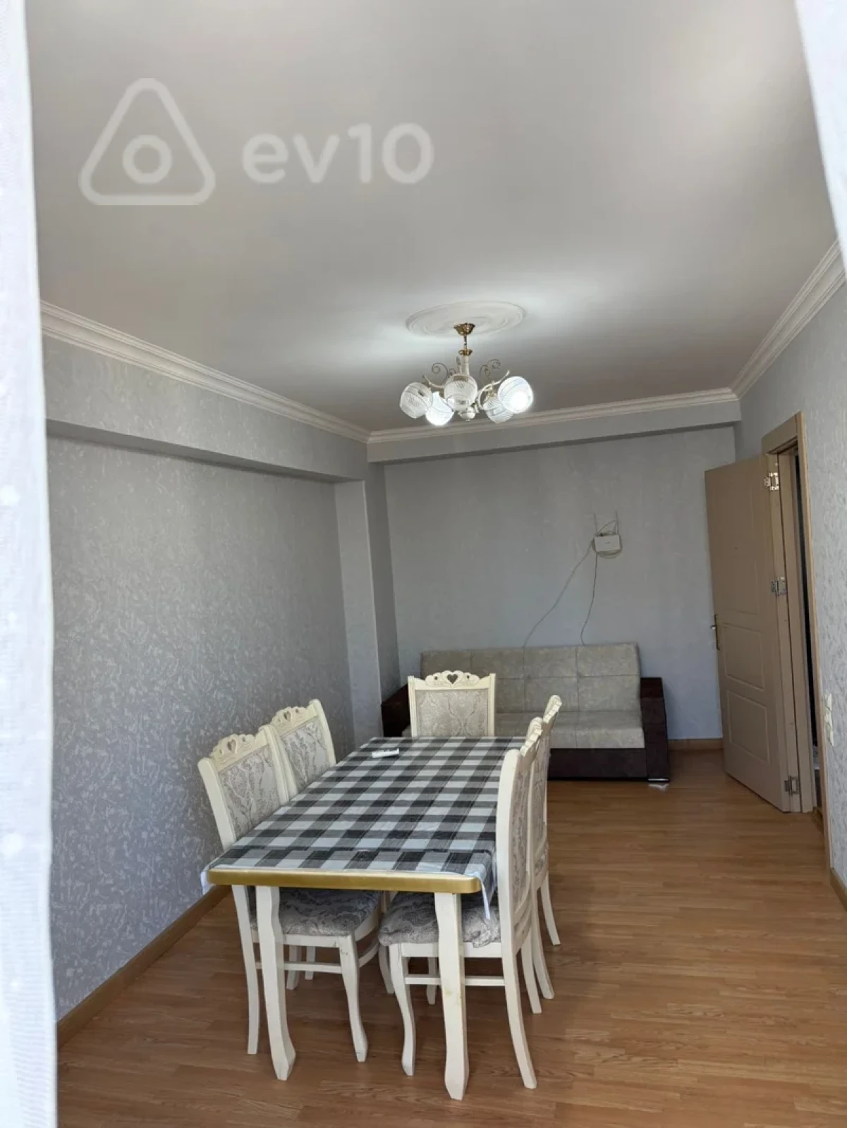 Kirayə verilir 2 otaqlı köhnə tikili 45 m²