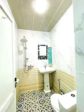 Kirayə verilir 2 otaqlı köhnə tikili 70 m²