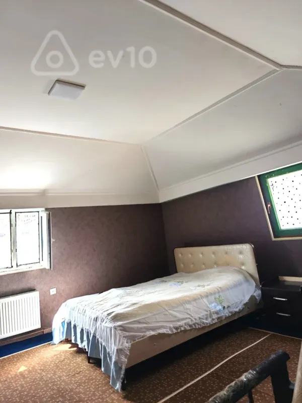 Kirayə verilir 2 otaqlı köhnə tikili 70 m²