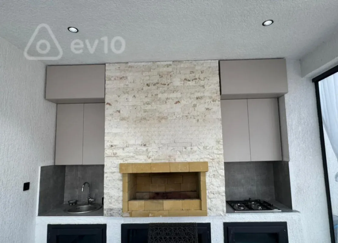 Satılır 4 otaqlı həyət evi 160 m²