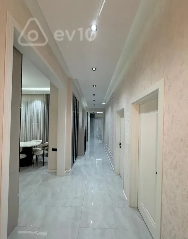 Satılır 4 otaqlı həyət evi 160 m²