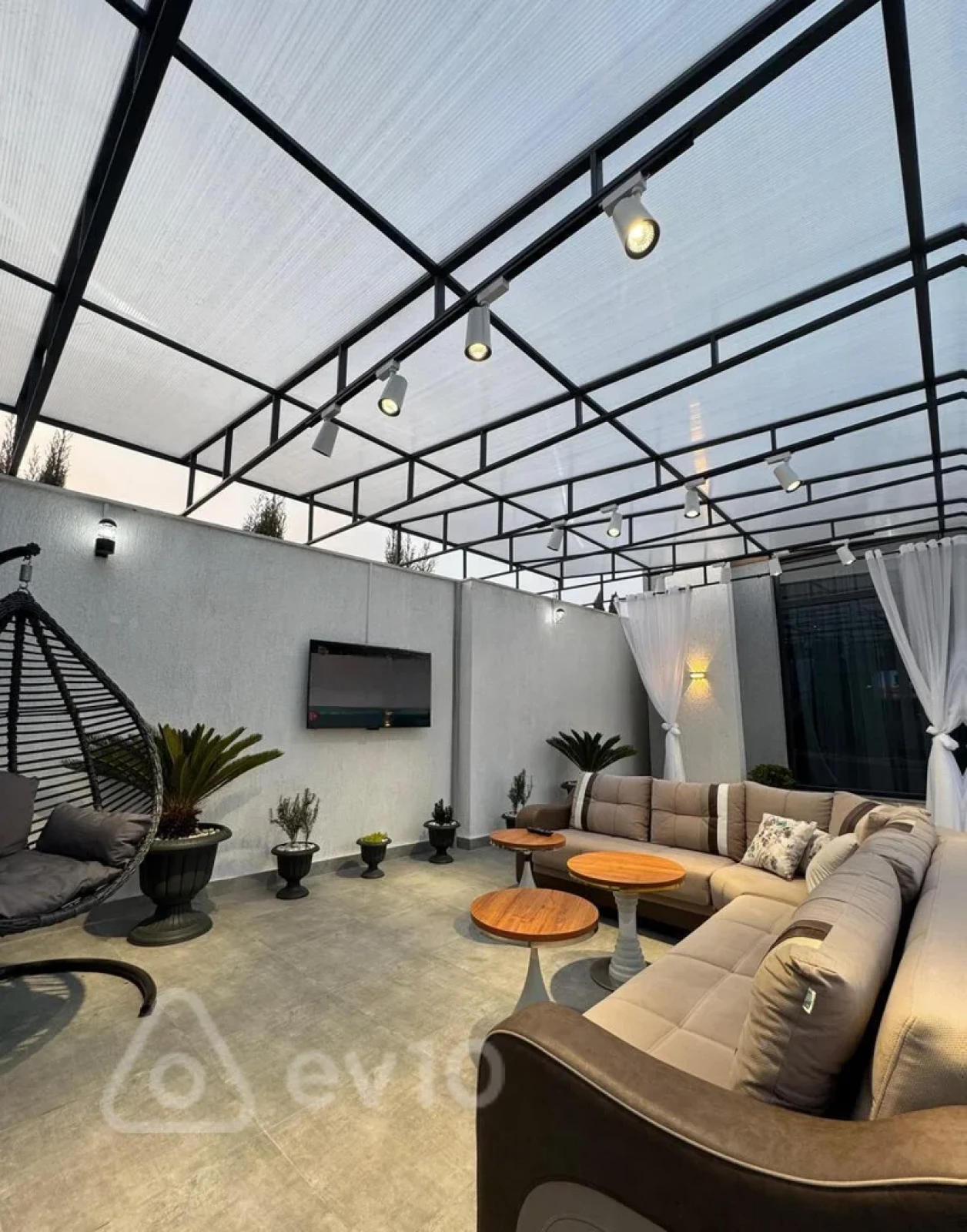 Satılır 4 otaqlı həyət evi 160 m²