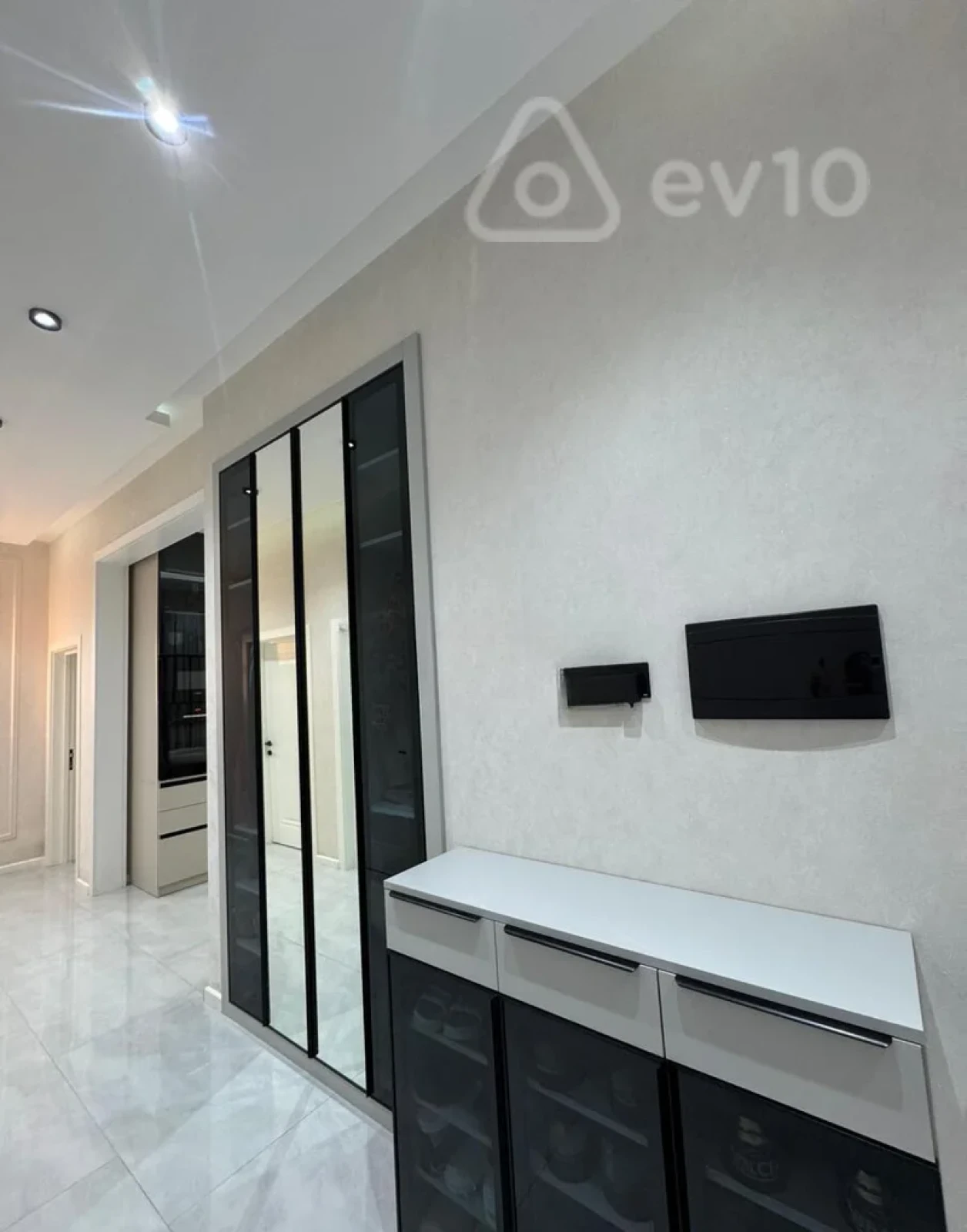 Satılır 4 otaqlı həyət evi 160 m²
