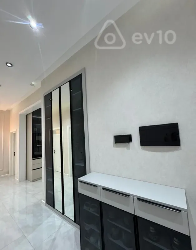 Satılır 4 otaqlı həyət evi 160 m²
