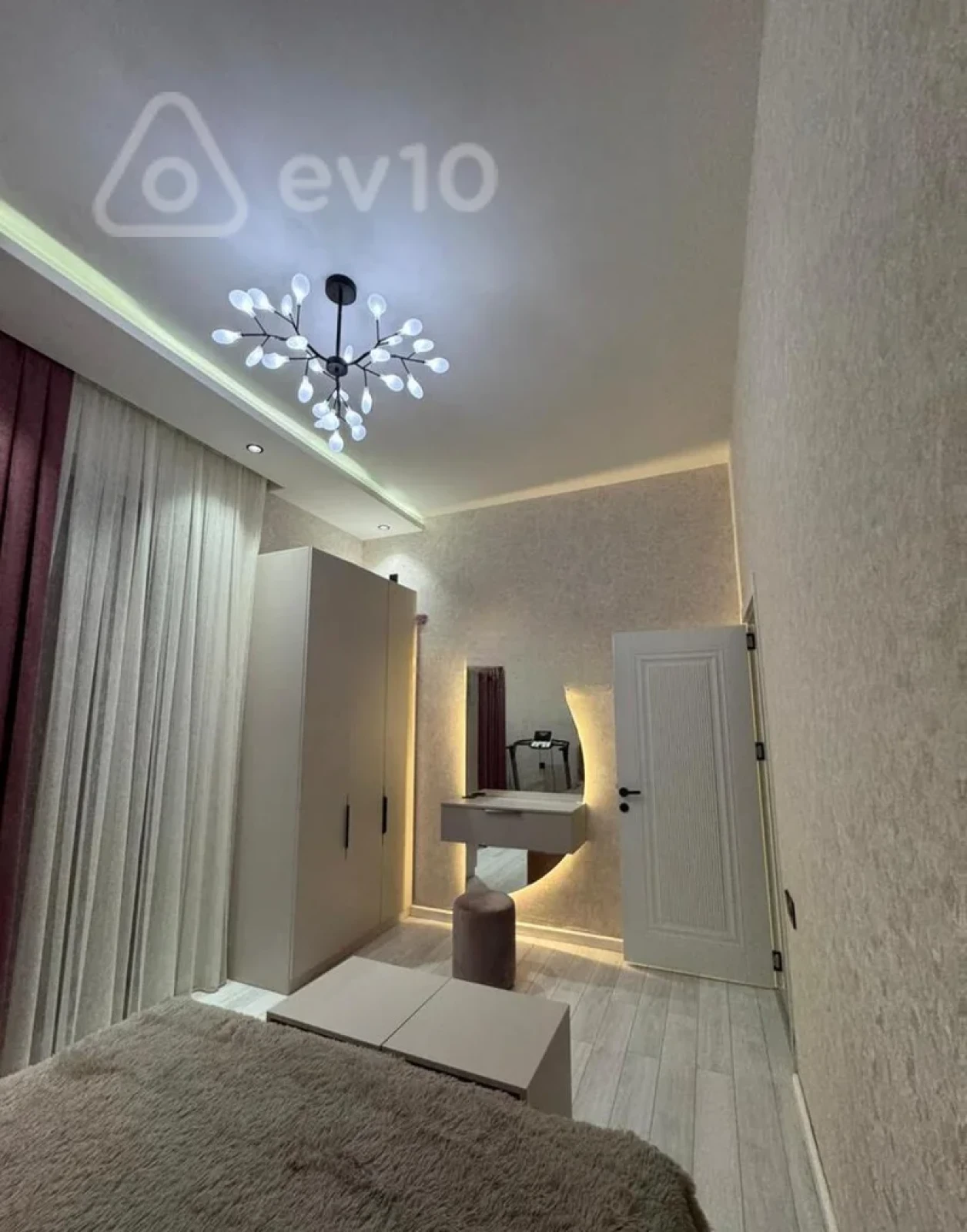 Satılır 4 otaqlı həyət evi 160 m²