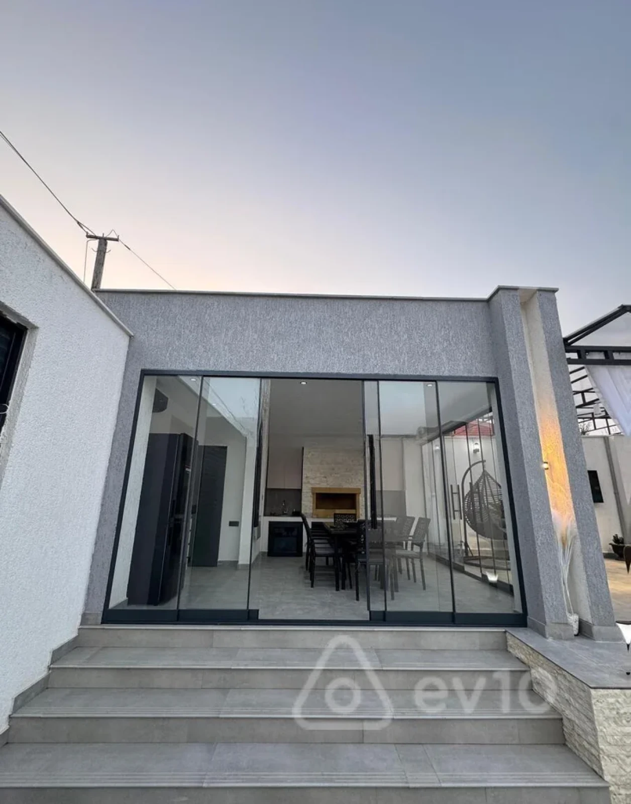 Satılır 4 otaqlı həyət evi 160 m²