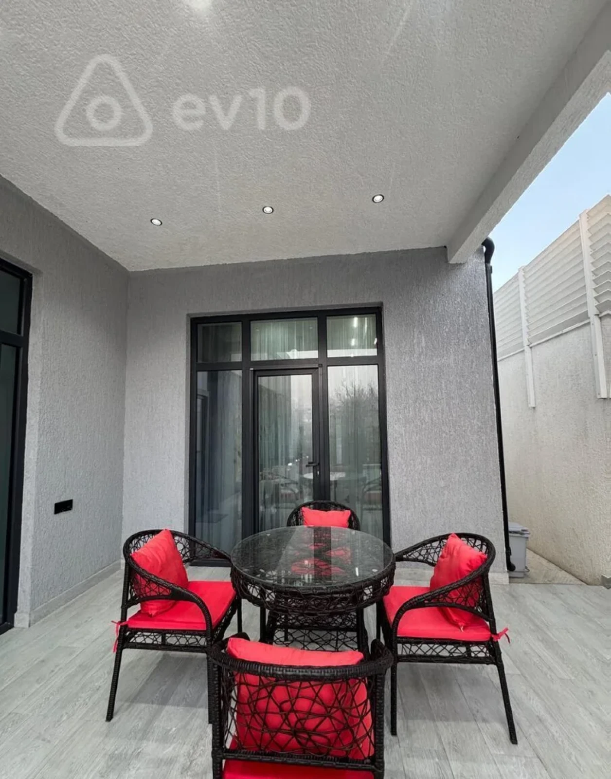 Satılır 4 otaqlı həyət evi 160 m²