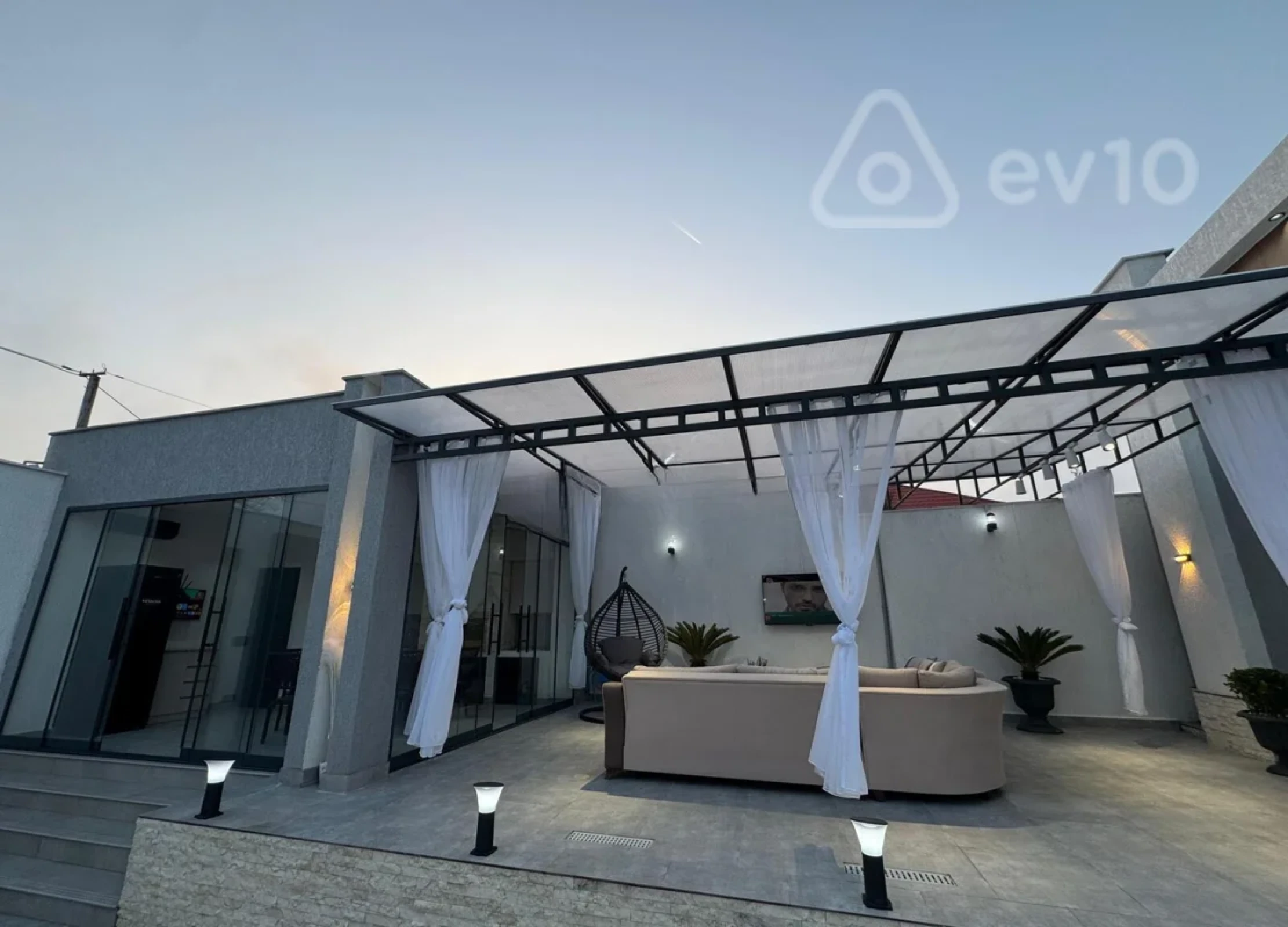 Satılır 4 otaqlı həyət evi 160 m²
