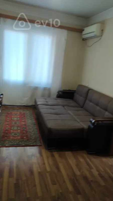 Kirayə verilir 1 otaqlı köhnə tikili 44 m²