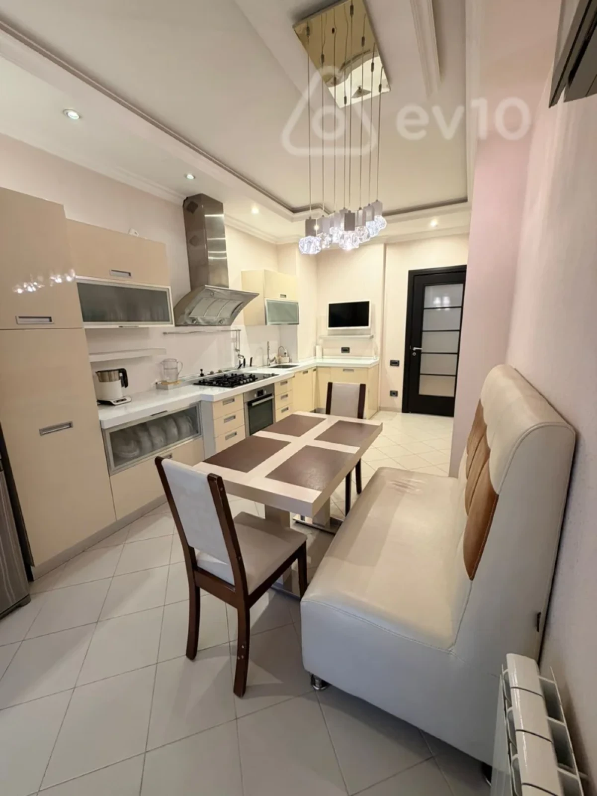 Satılır 4 otaqlı yeni tikili 147 m²
