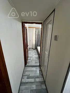 Kirayə verilir 2 otaqlı köhnə tikili 55 m²