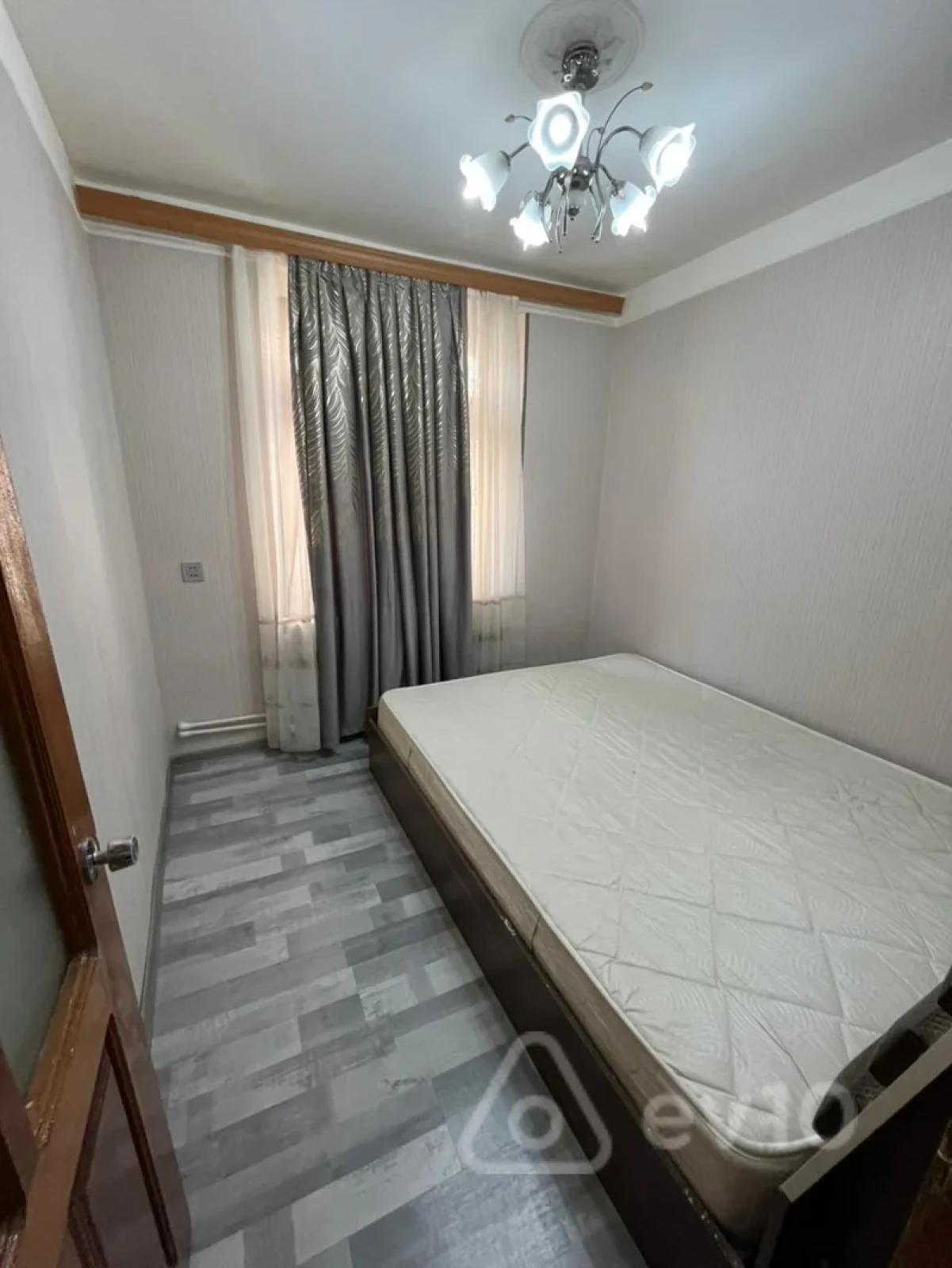 Kirayə verilir 2 otaqlı köhnə tikili 55 m²