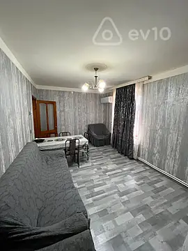 Kirayə verilir 2 otaqlı köhnə tikili 55 m²